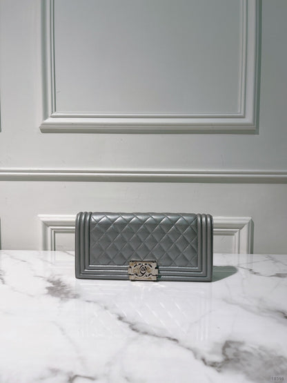 CHANEL BOY CLUTCH BAG, Silver