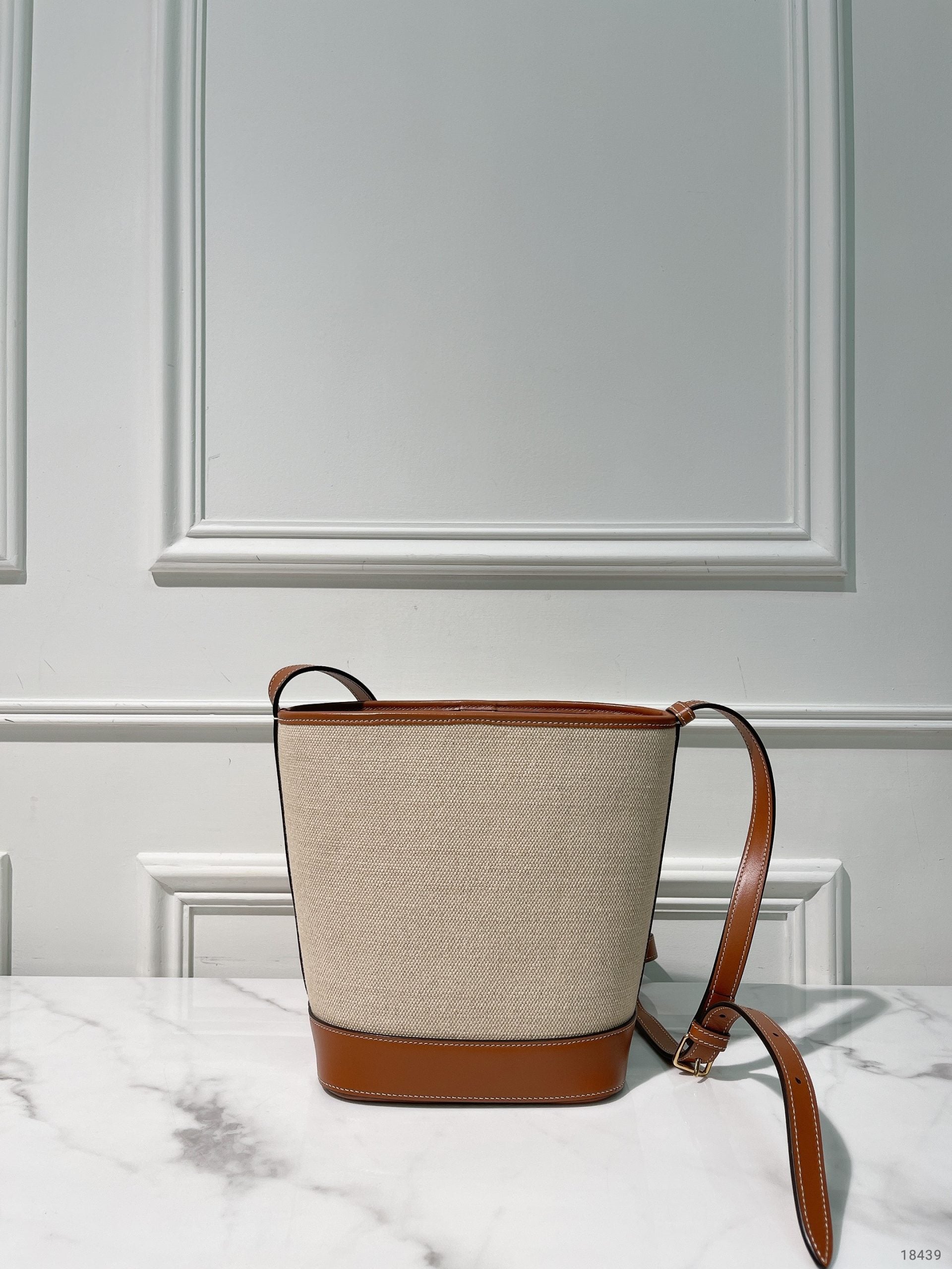 CELINE SMALL BUCKET CUIR TRIOMPHE