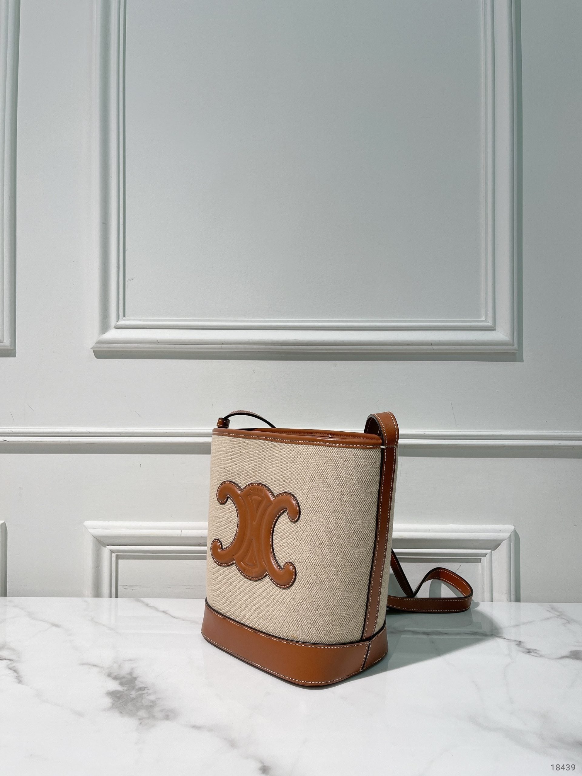 CELINE SMALL BUCKET CUIR TRIOMPHE