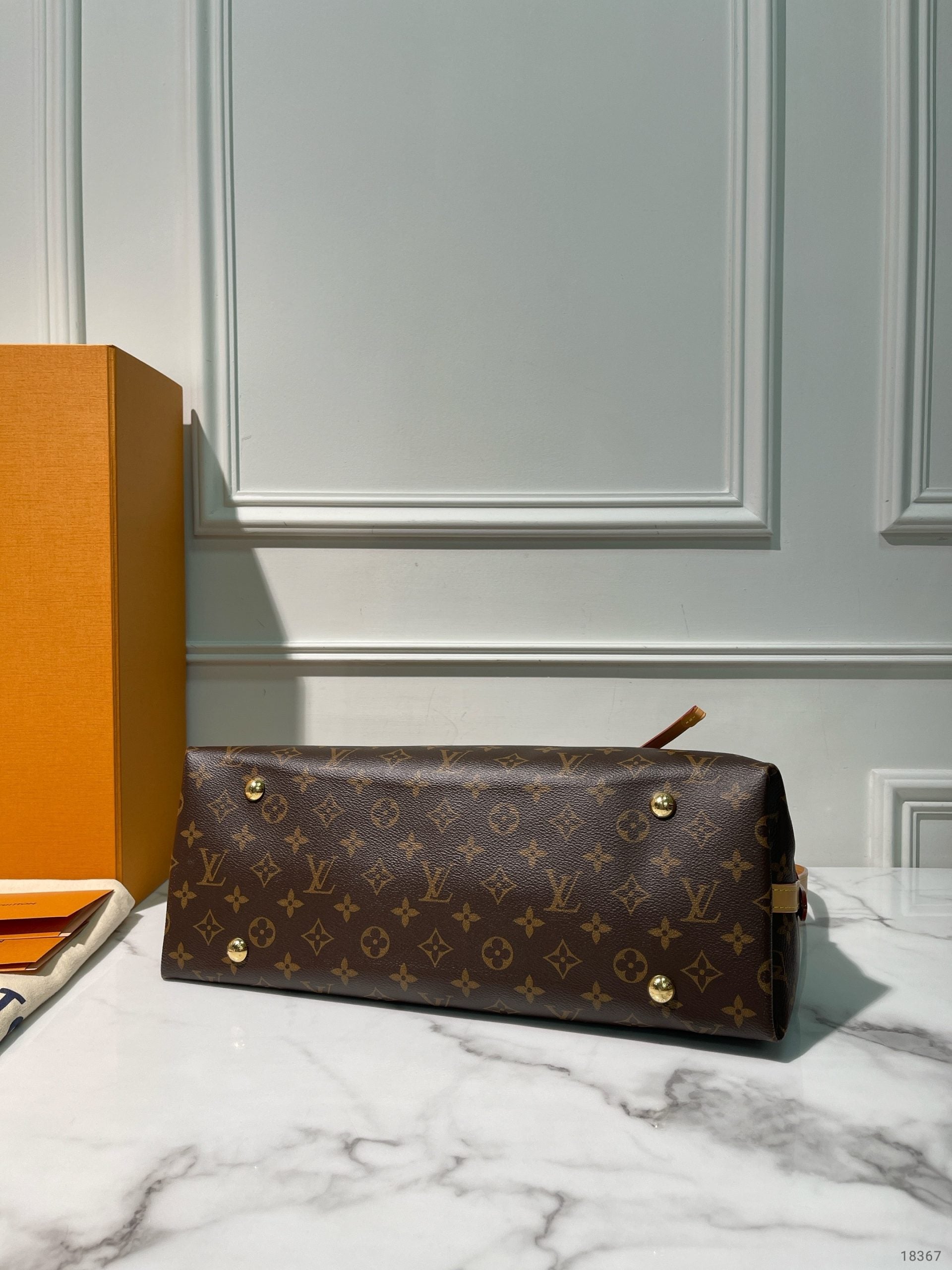 LV CARRYALL MM, Monogram