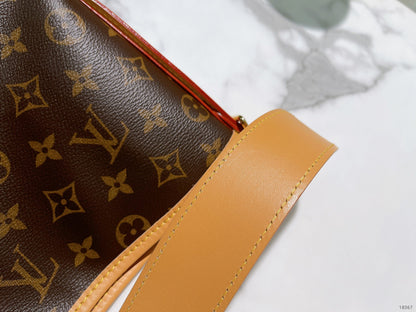 LV CARRYALL MM, Monogram