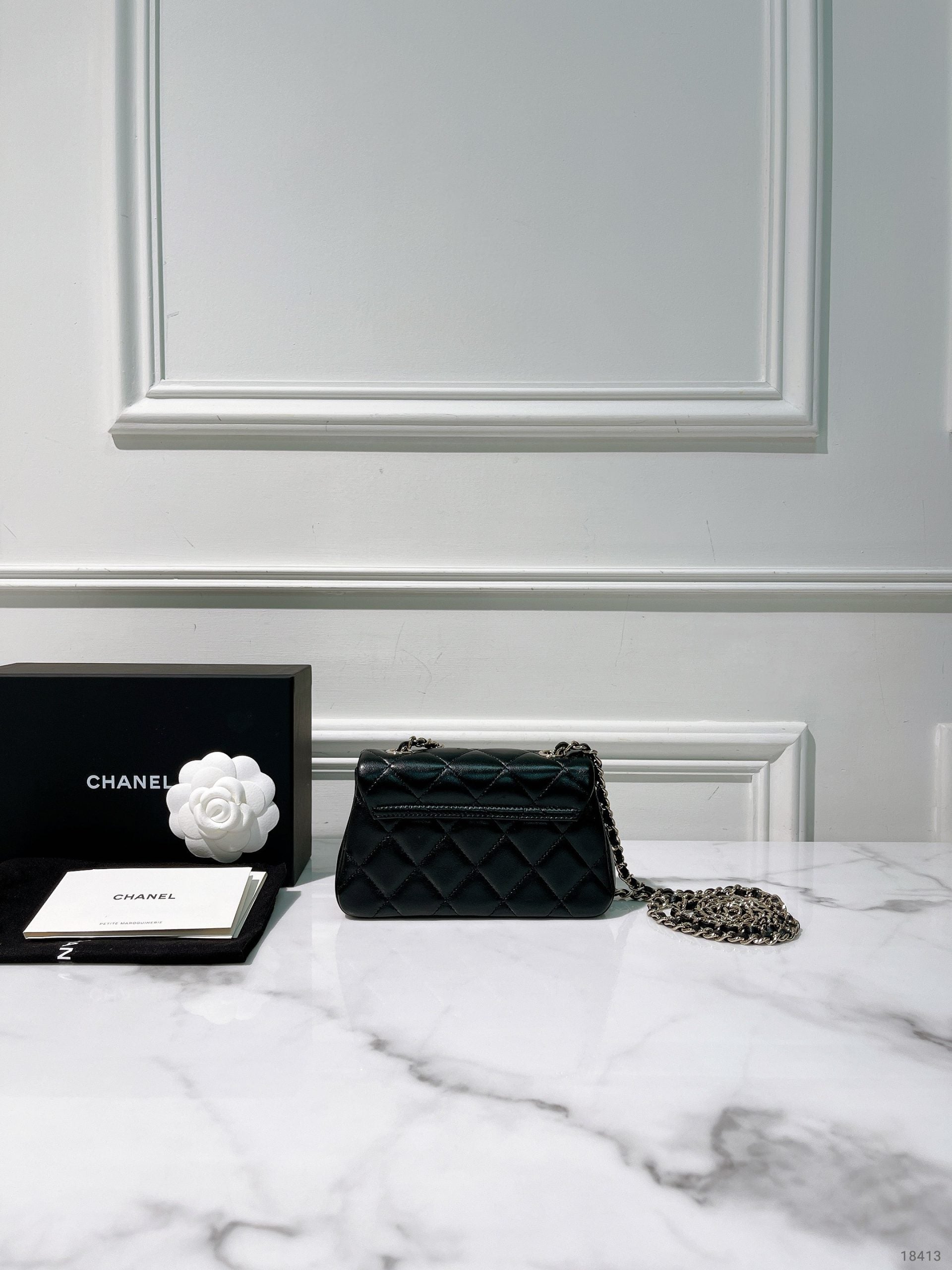 CHANEL 25S MINI FLAP, Black/Gold