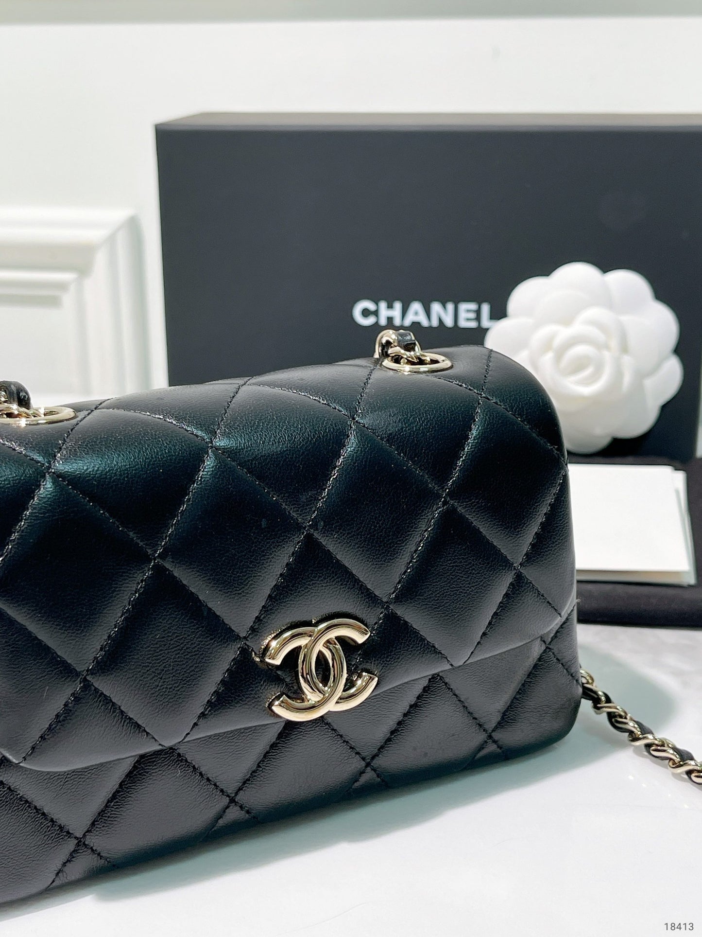 CHANEL 25S MINI FLAP, Black/Gold