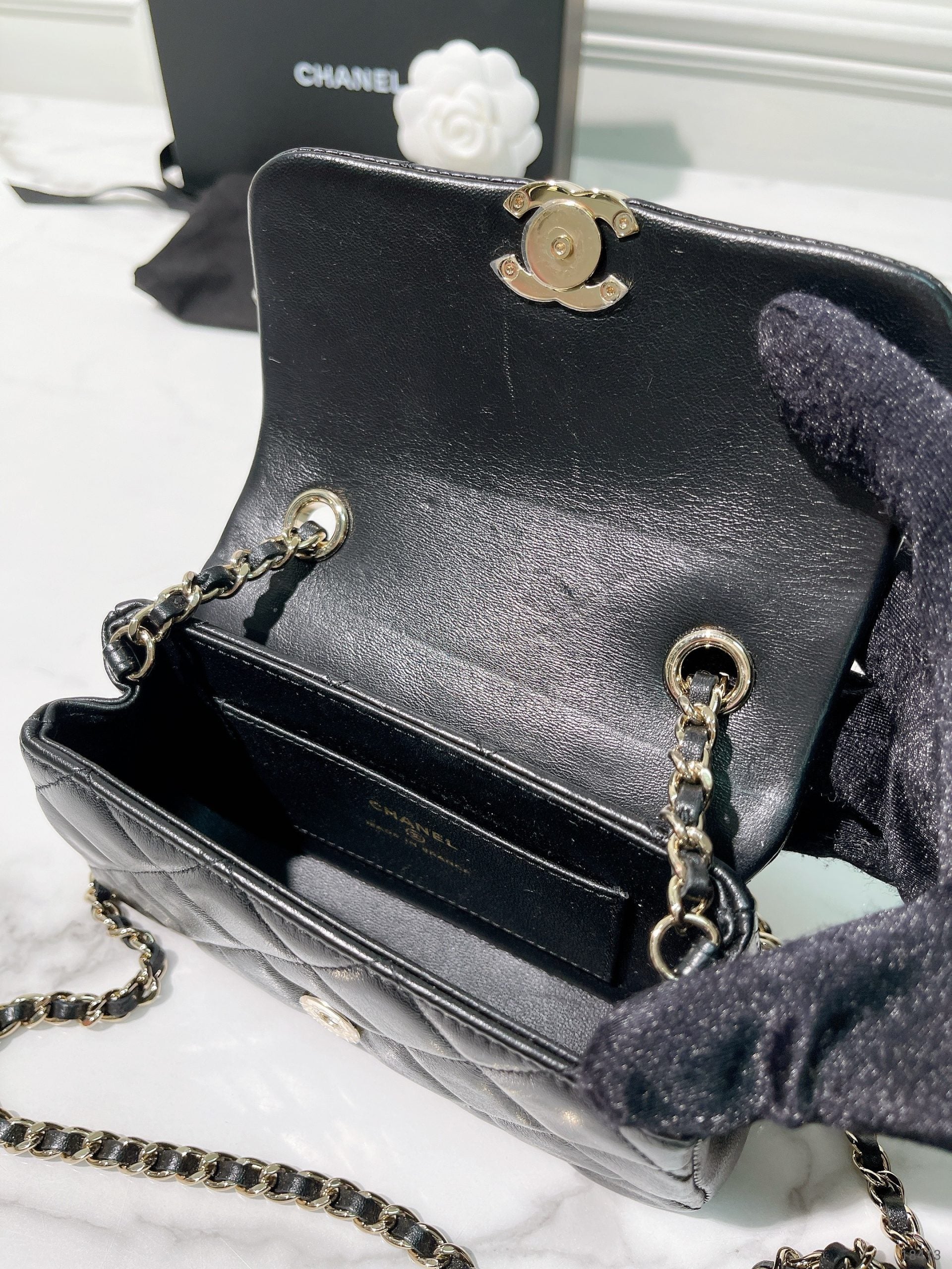 CHANEL 25S MINI FLAP, Black/Gold