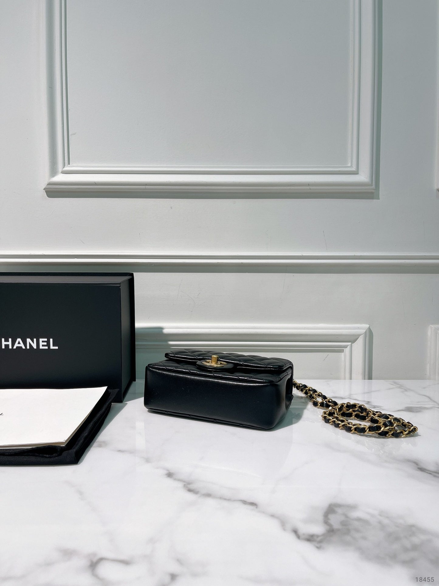 CHANEL 24P MINI SQUARE, Black/Gold