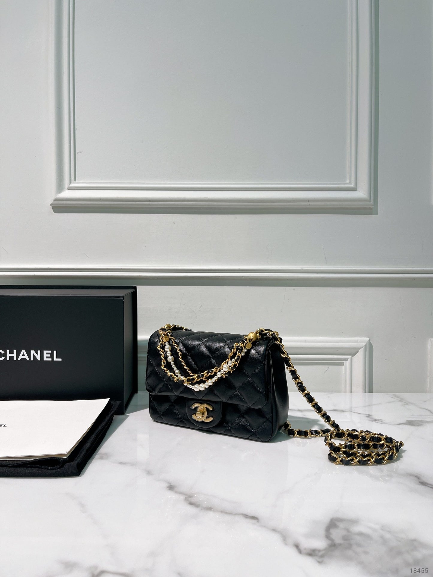 CHANEL 24P MINI SQUARE, Black/Gold
