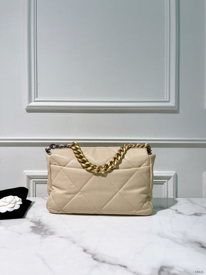 CHANEL 19 BAG, Beige/Gold
