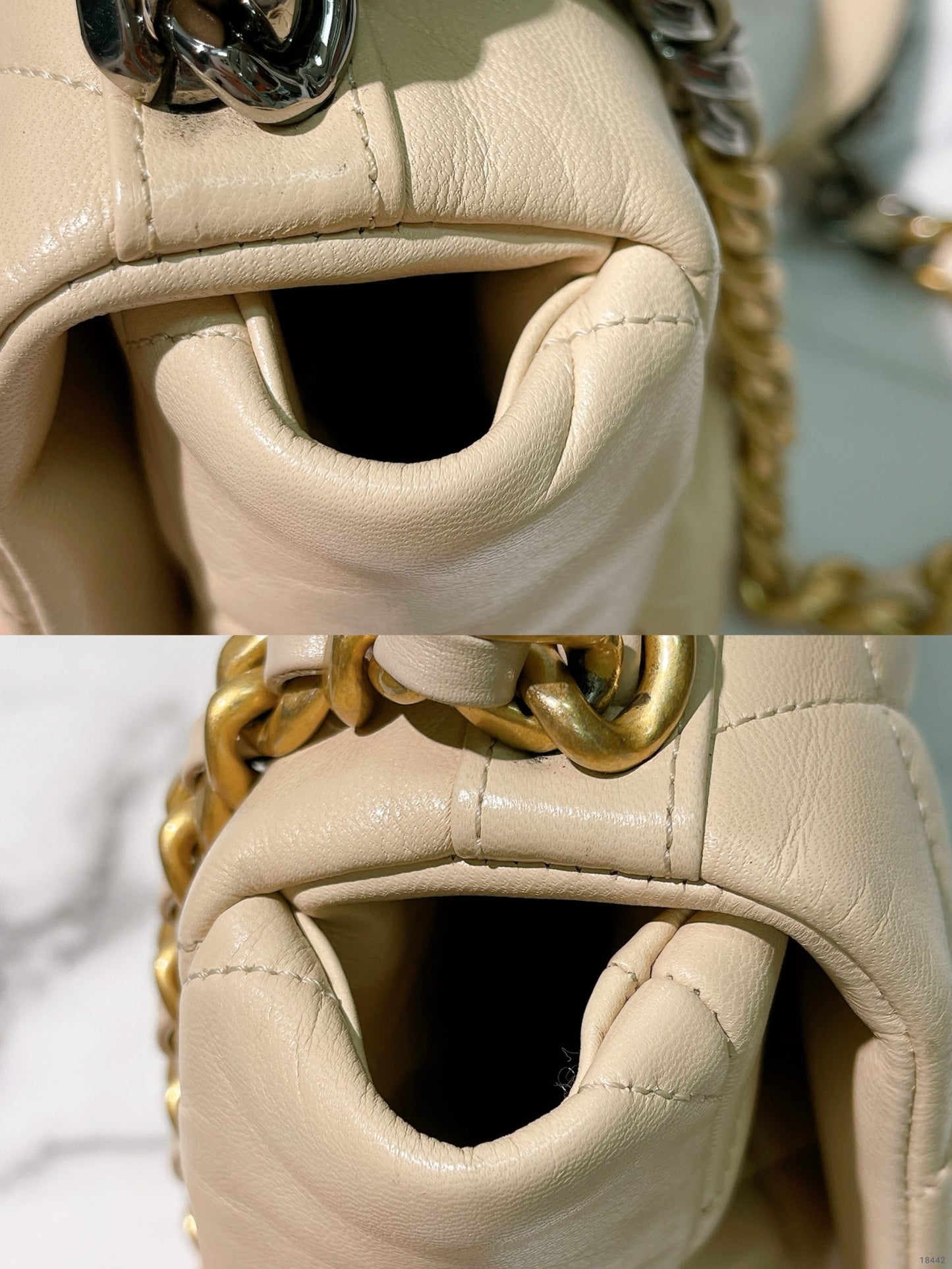 CHANEL 19 BAG, Beige/Gold