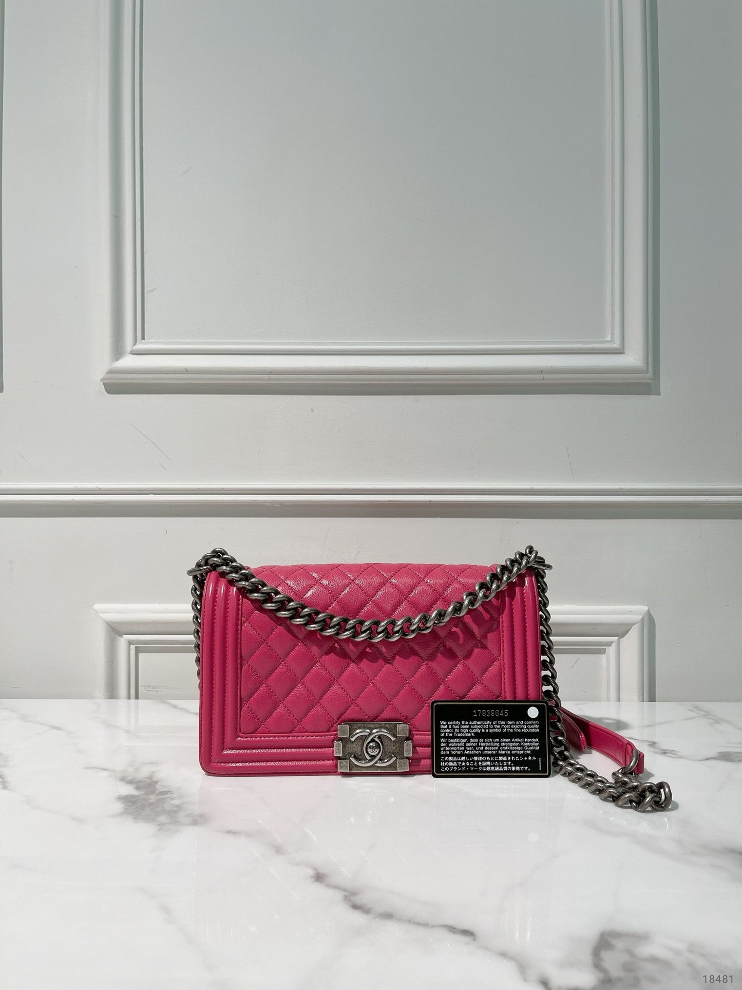 CHANEL MEDIUM BOY HANDBAG, Pink/Silver