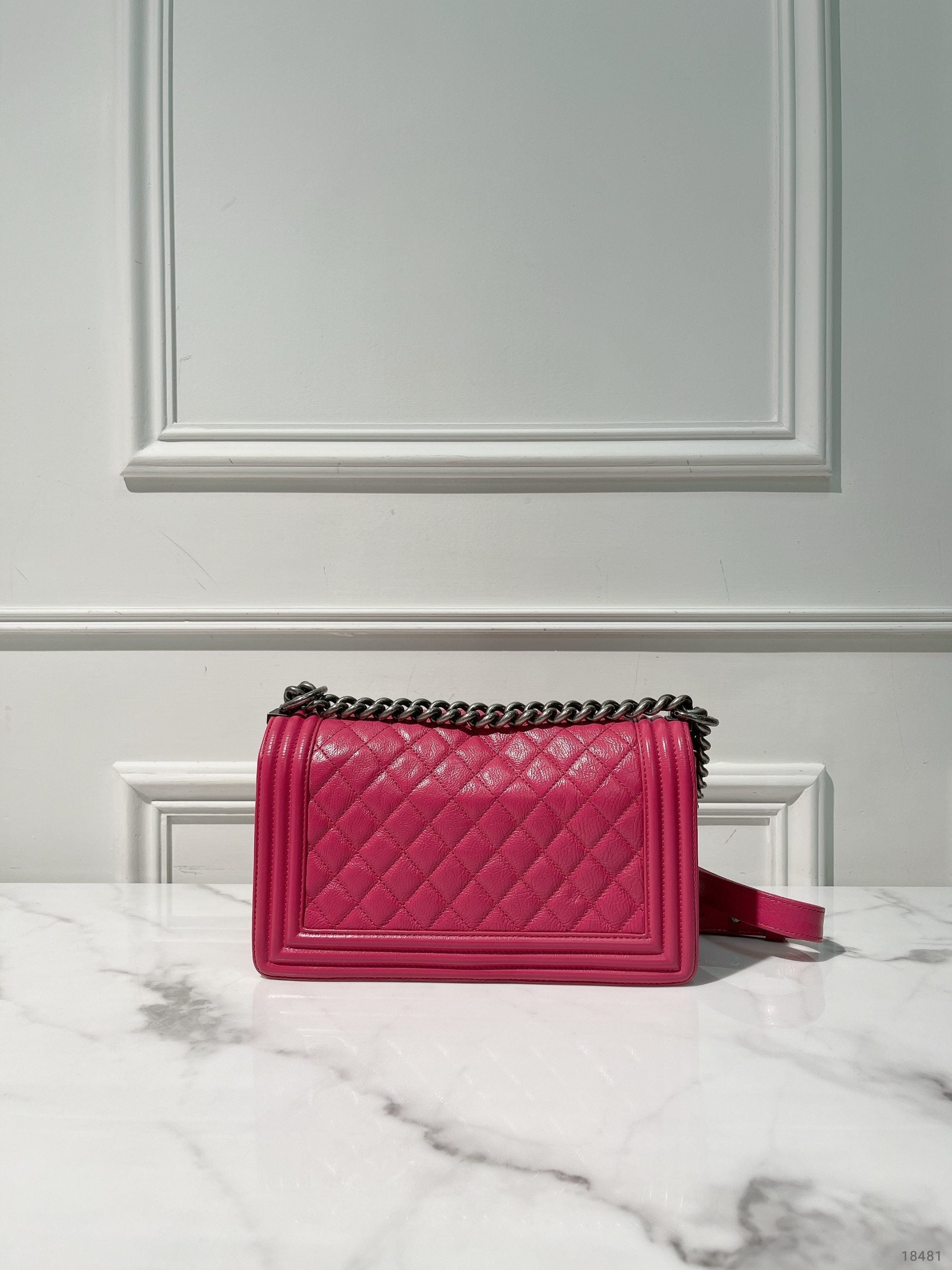 CHANEL MEDIUM BOY HANDBAG, Pink/Silver