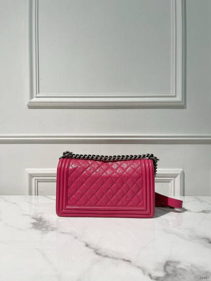 CHANEL MEDIUM BOY HANDBAG, Pink/Silver