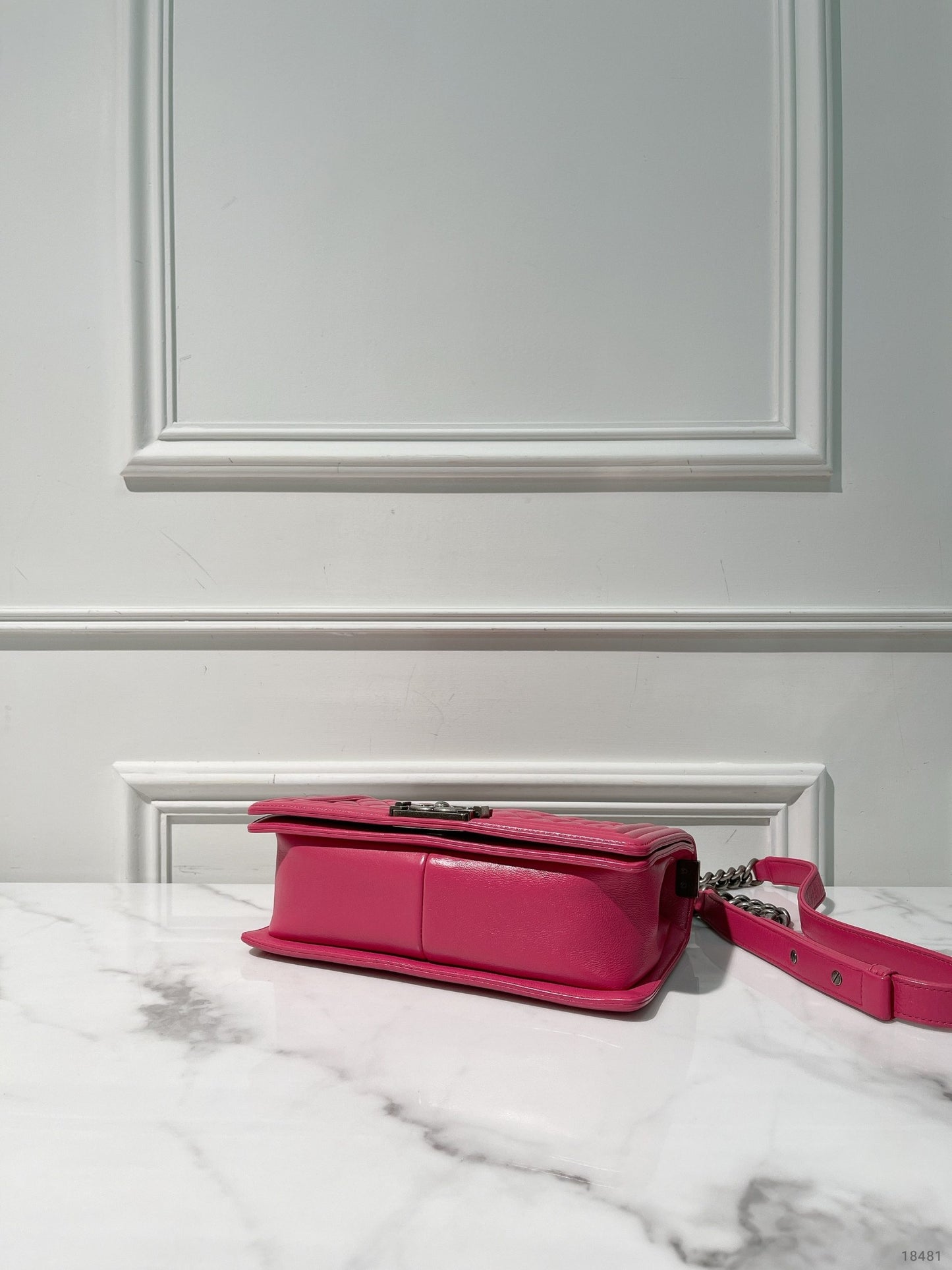 CHANEL MEDIUM BOY HANDBAG, Pink/Silver