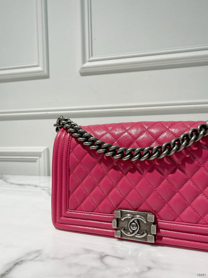 CHANEL MEDIUM BOY HANDBAG, Pink/Silver