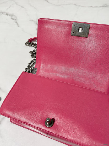 CHANEL MEDIUM BOY HANDBAG, Pink/Silver