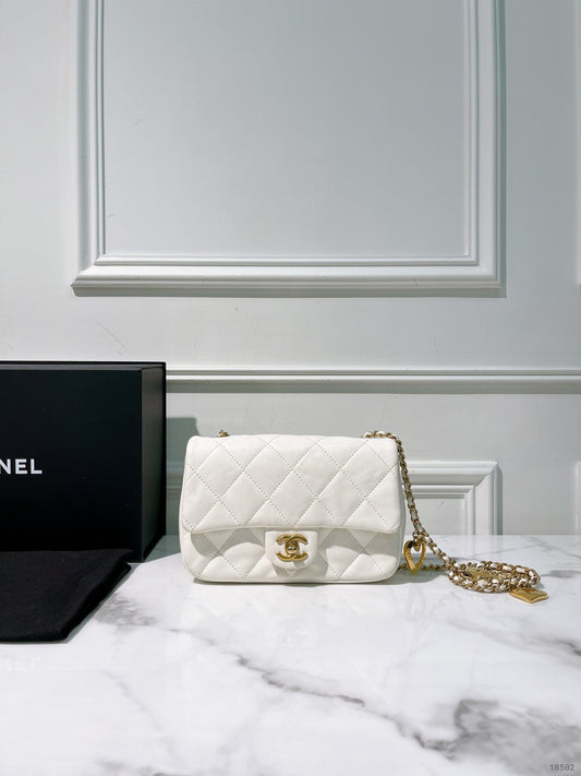 CHANEL 22B MINI FLAP, White/Gold