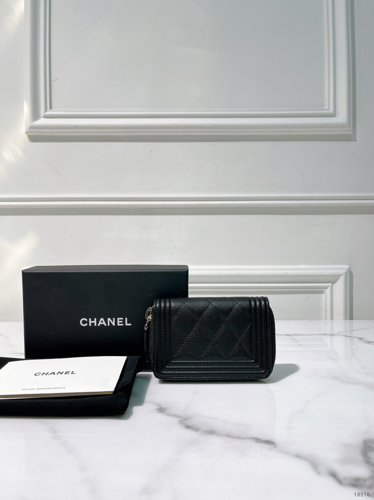 CHANEL BOY CARD HOLDER, Black/Gold