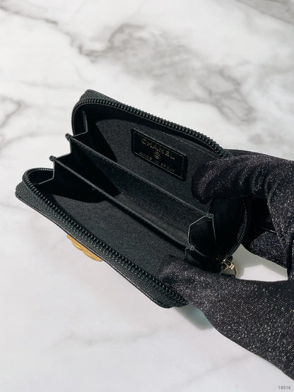 CHANEL BOY CARD HOLDER, Black/Gold