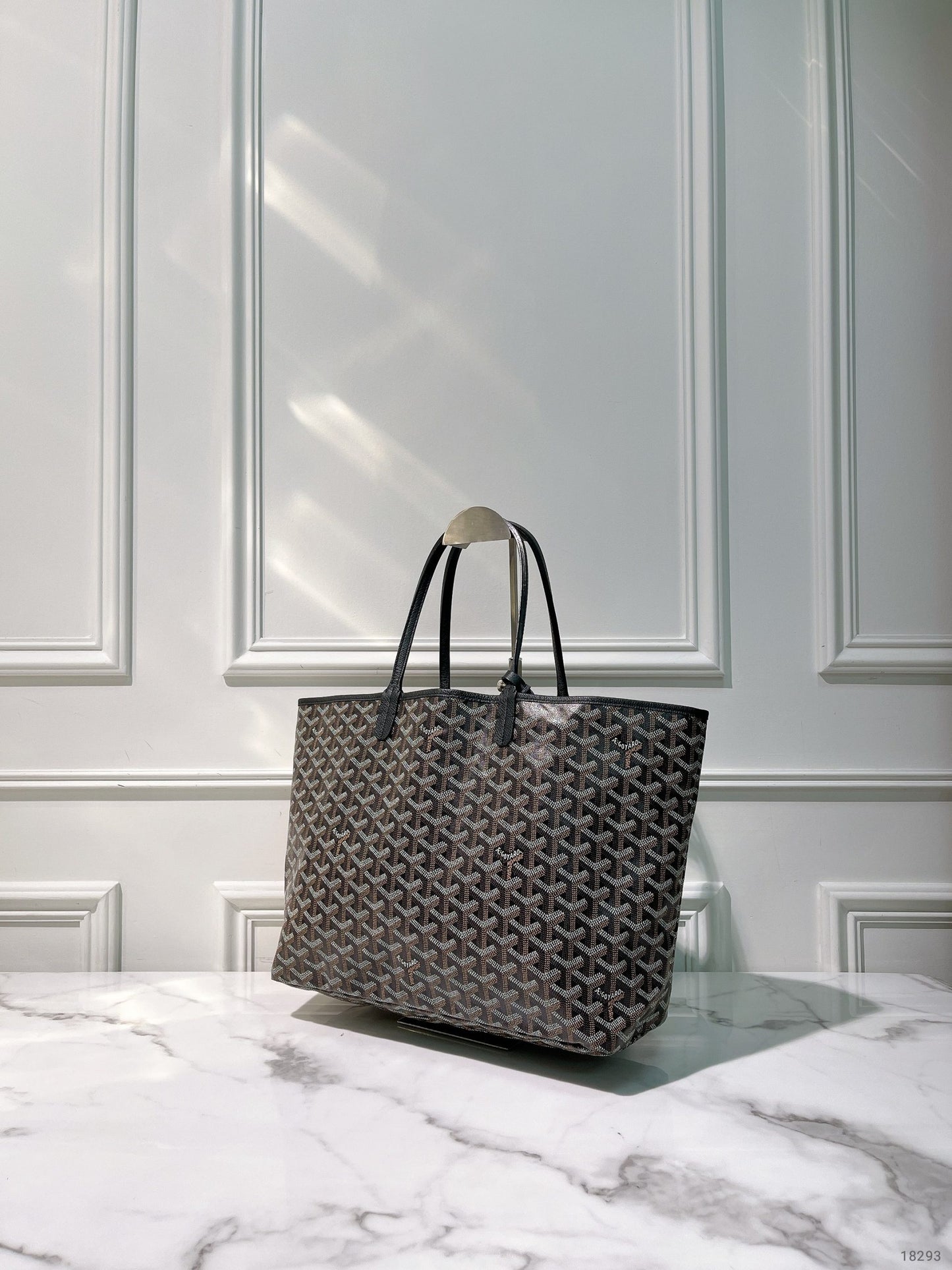 GOYARD SAINT LOUIST TOTE PM, Black