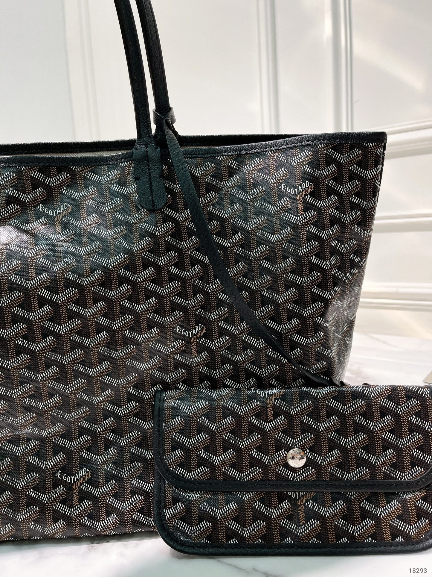 GOYARD SAINT LOUIST TOTE PM, Black