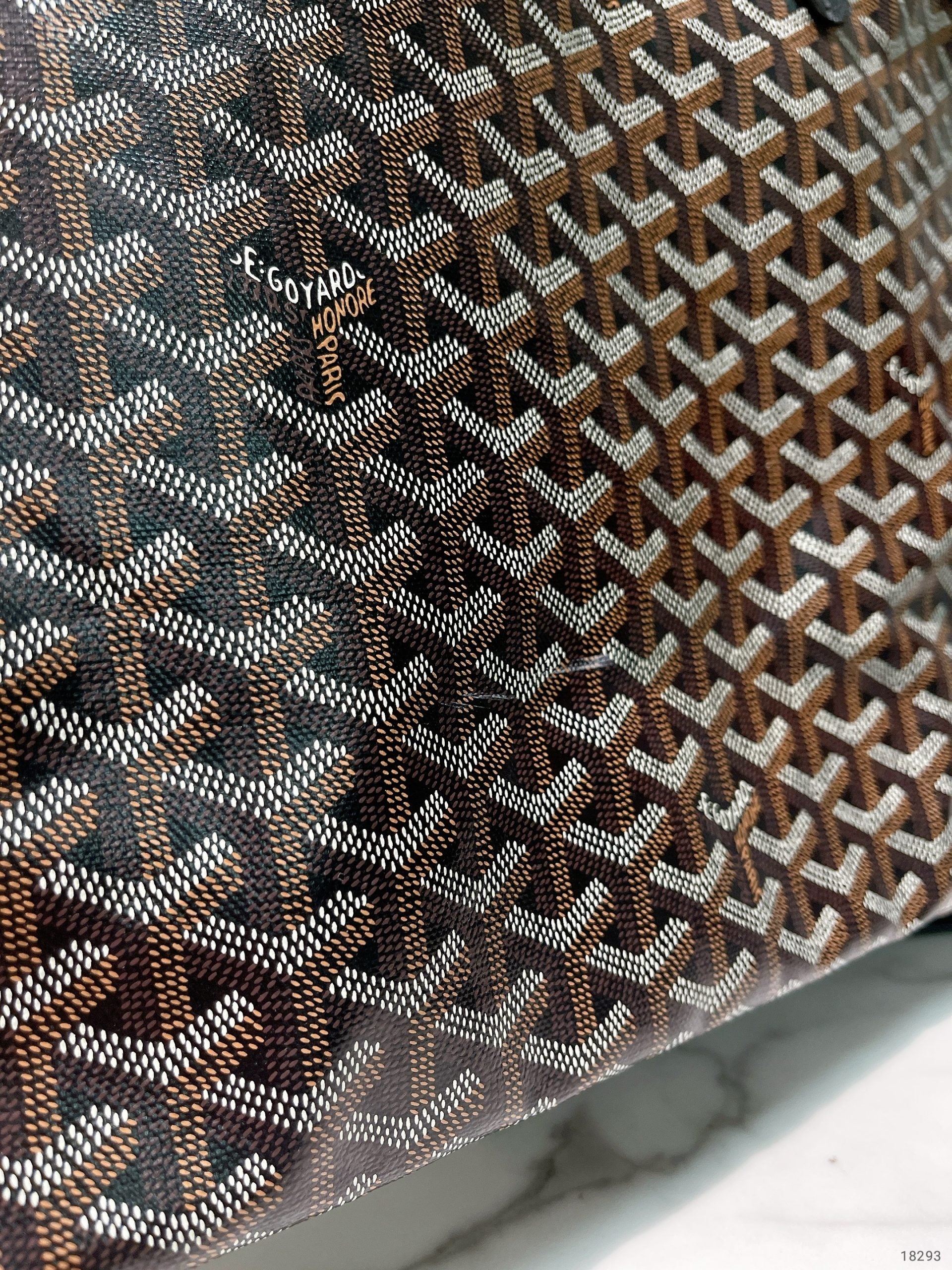 GOYARD SAINT LOUIST TOTE PM, Black