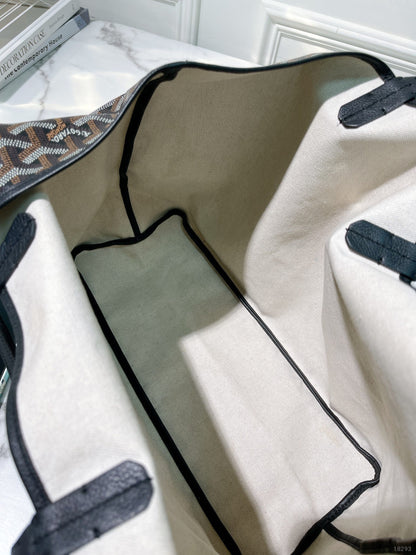 GOYARD SAINT LOUIST TOTE PM, Black