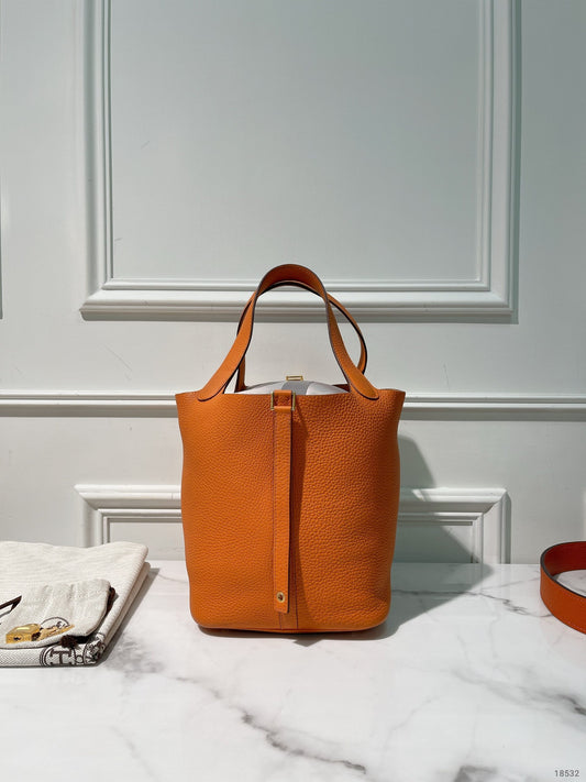 HERMES PICOTIN LOCK 22, Orange/Gold