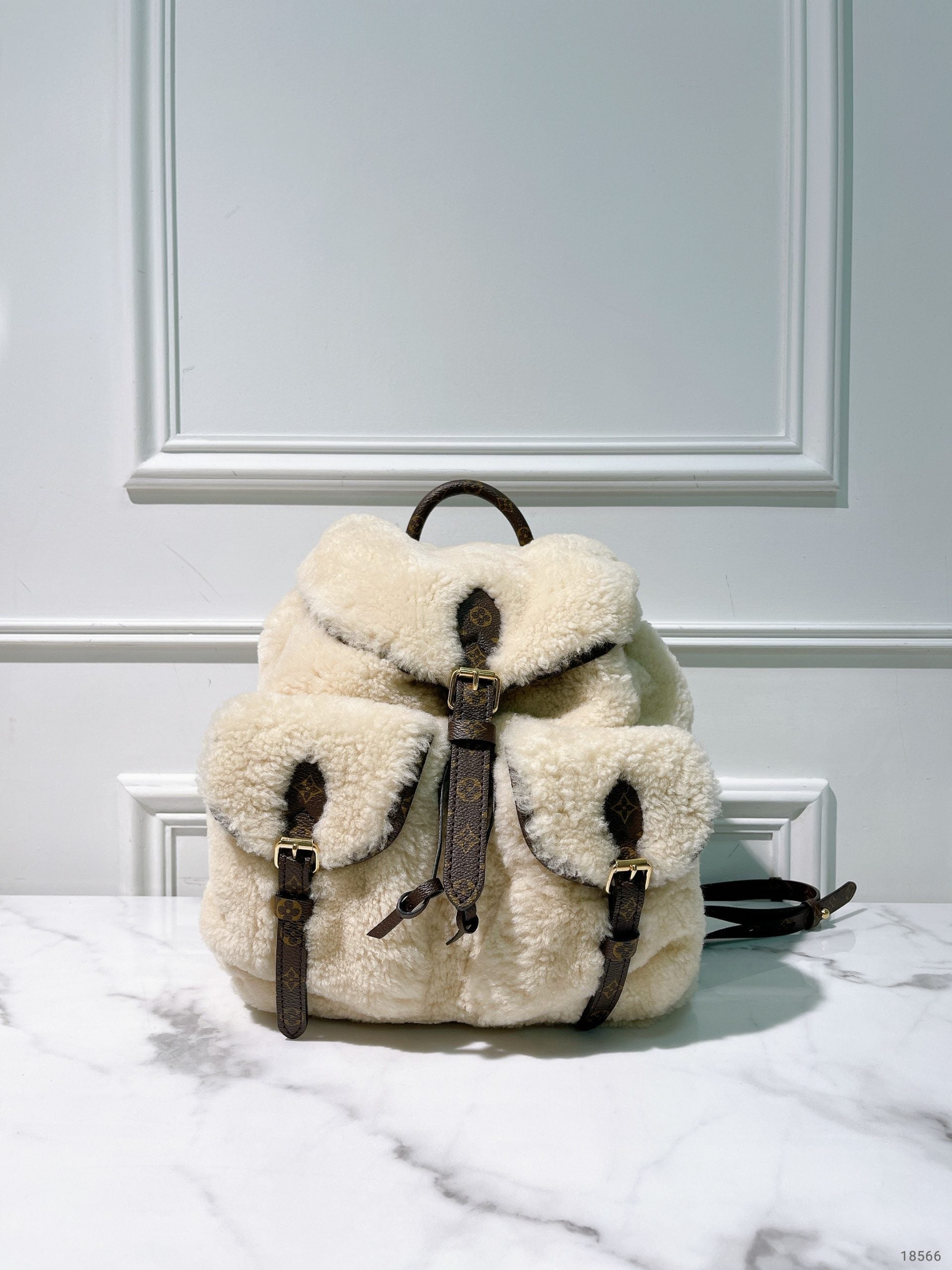 LV SKI BACKPACK, Cream