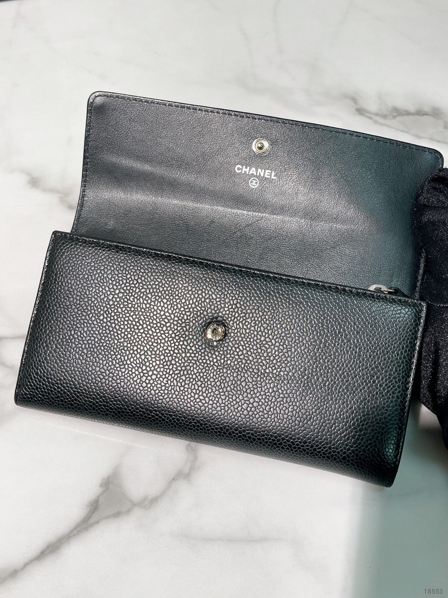 CHANEL FLAP WALLET, Black/Silver