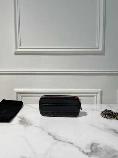 CHANEL DOUBLE ZIP WOC, Black/Gold