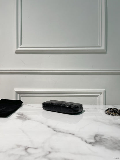 CHANEL DOUBLE ZIP WOC, Black/Gold