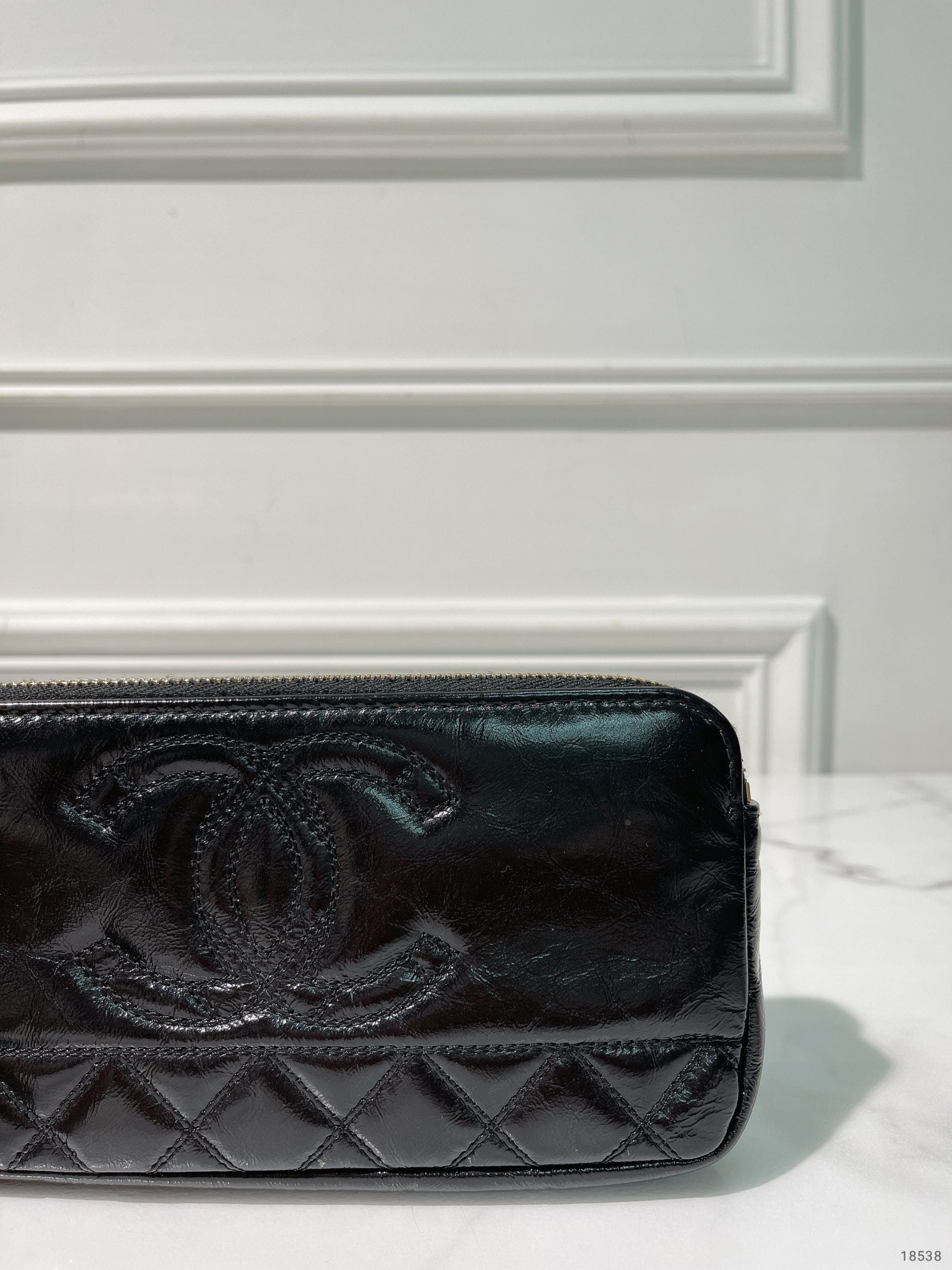 CHANEL DOUBLE ZIP WOC, Black/Gold