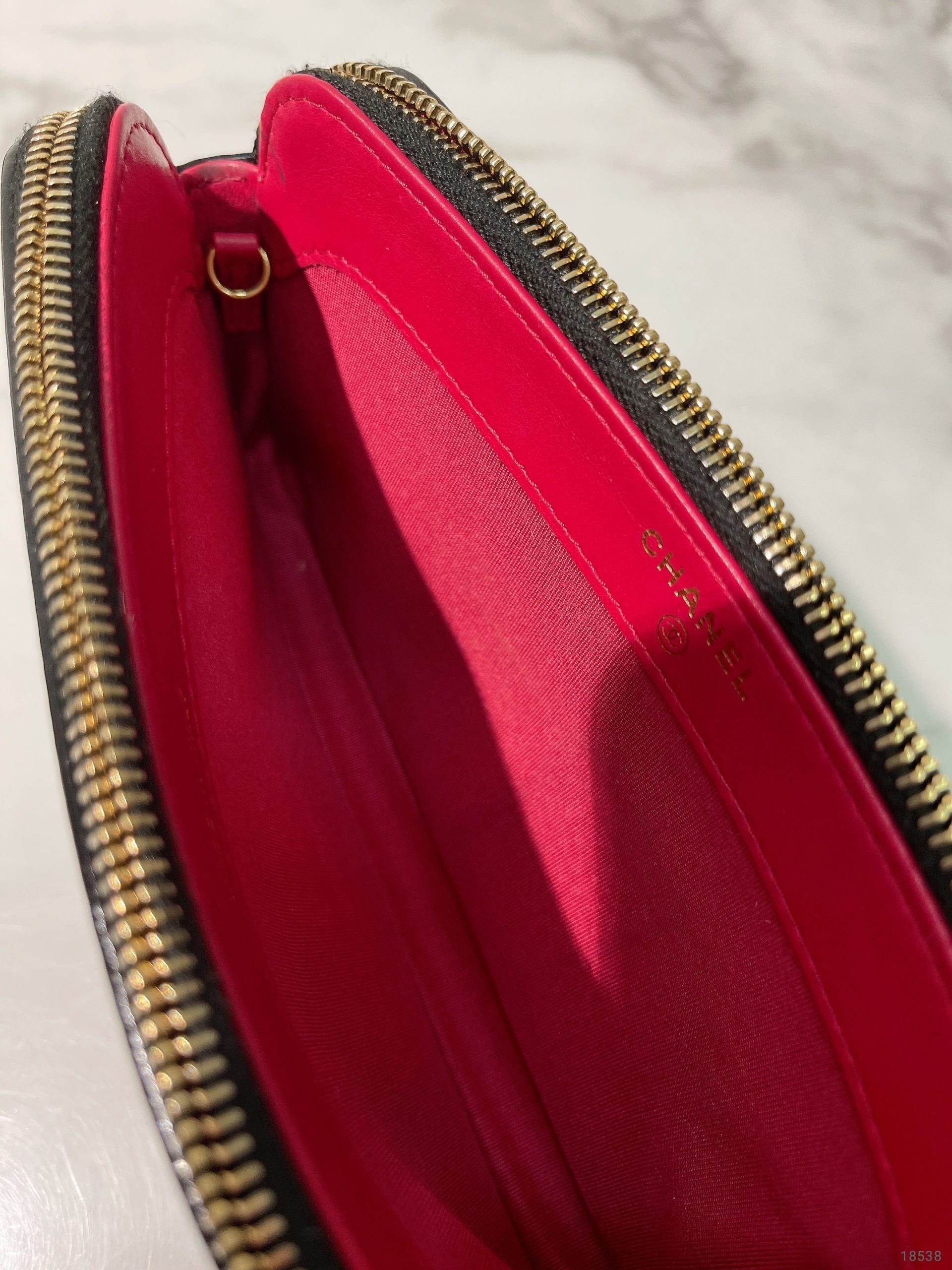 CHANEL DOUBLE ZIP WOC, Black/Gold