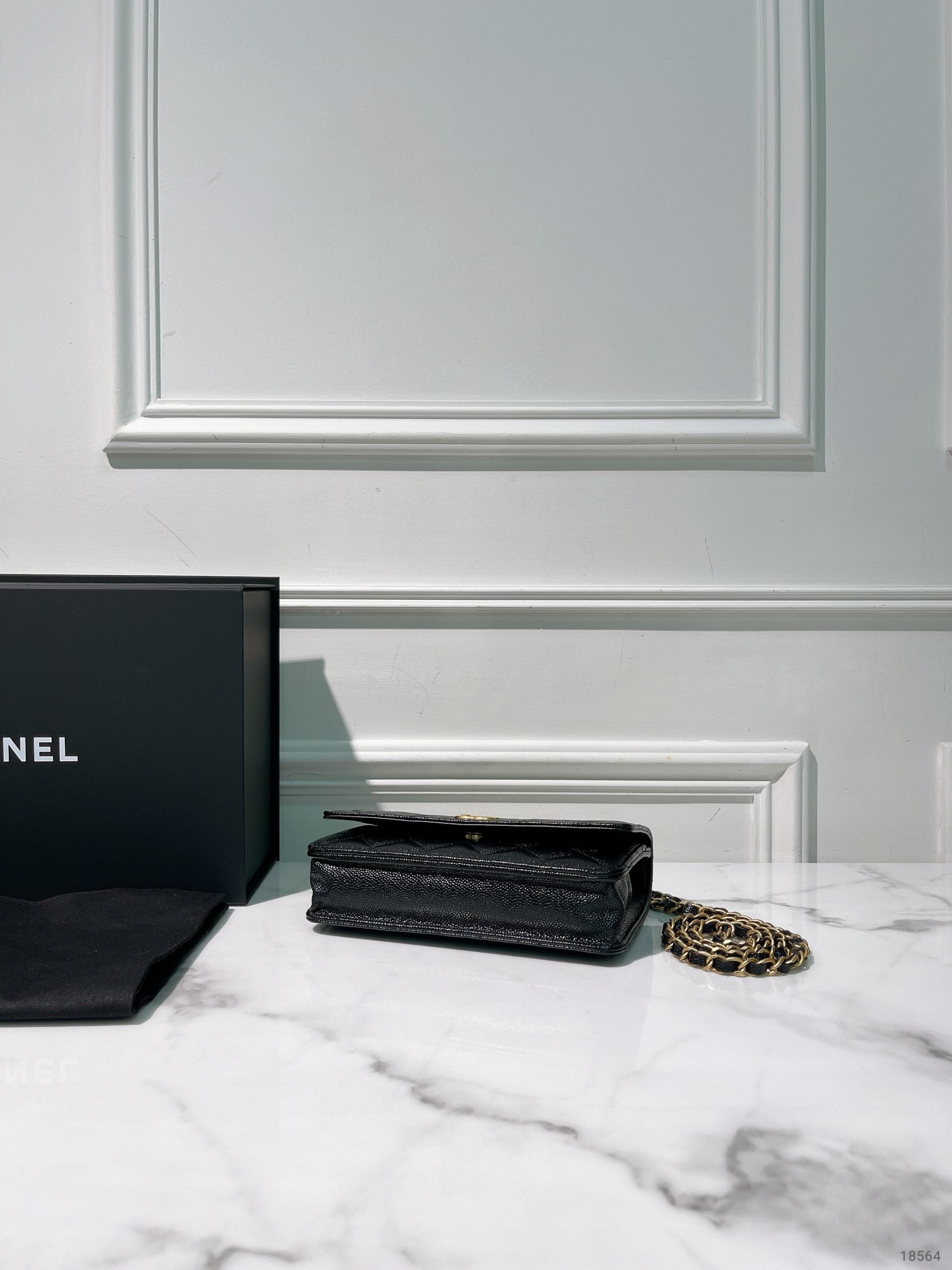 CHANEL TOP HANDLE WOC, Black/Gold