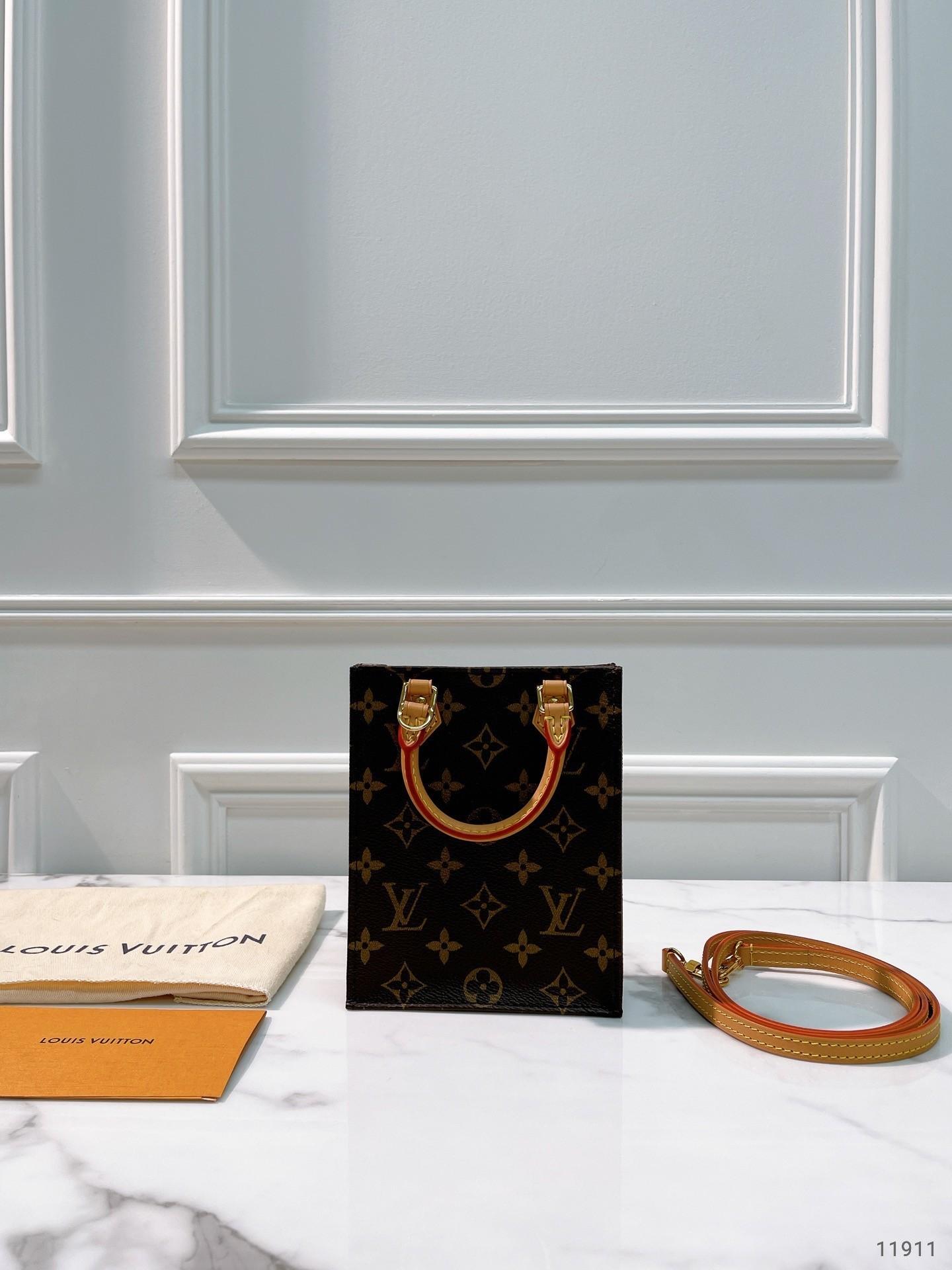 LOUIS VUITTON MINI BAG