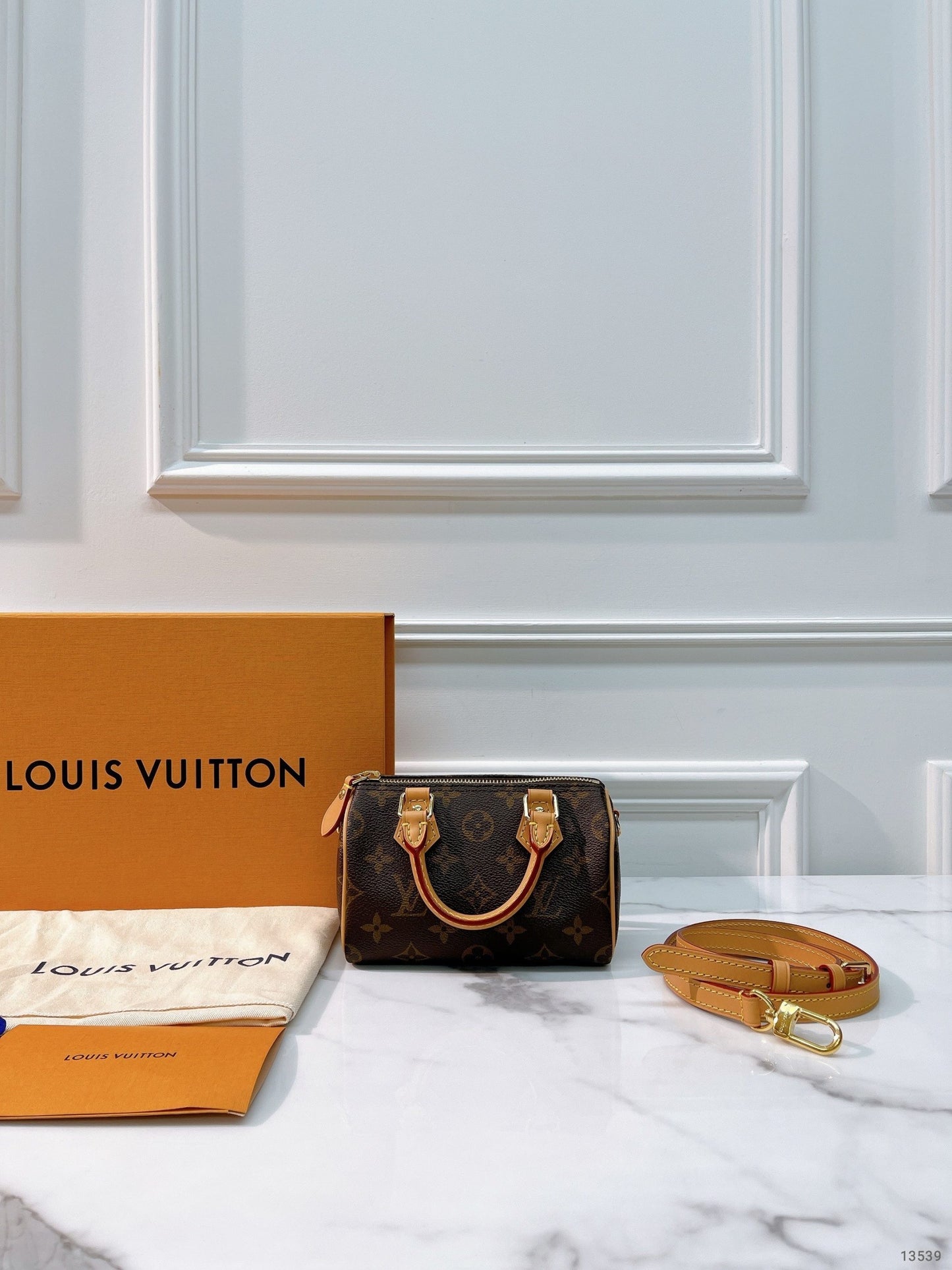 LOUIS VUITTON SPEEDY NANO