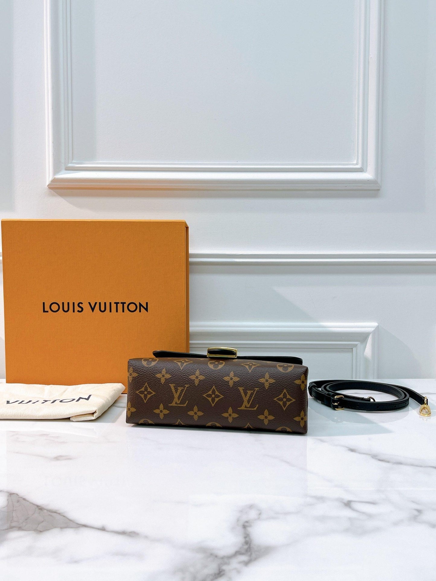 LOUIS VUITTON LOCKY BB