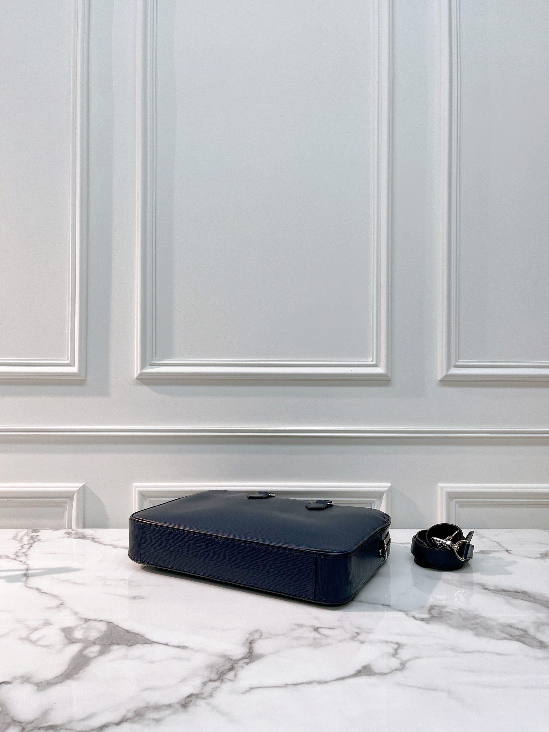 LOUIS VUITTON HANDBAG