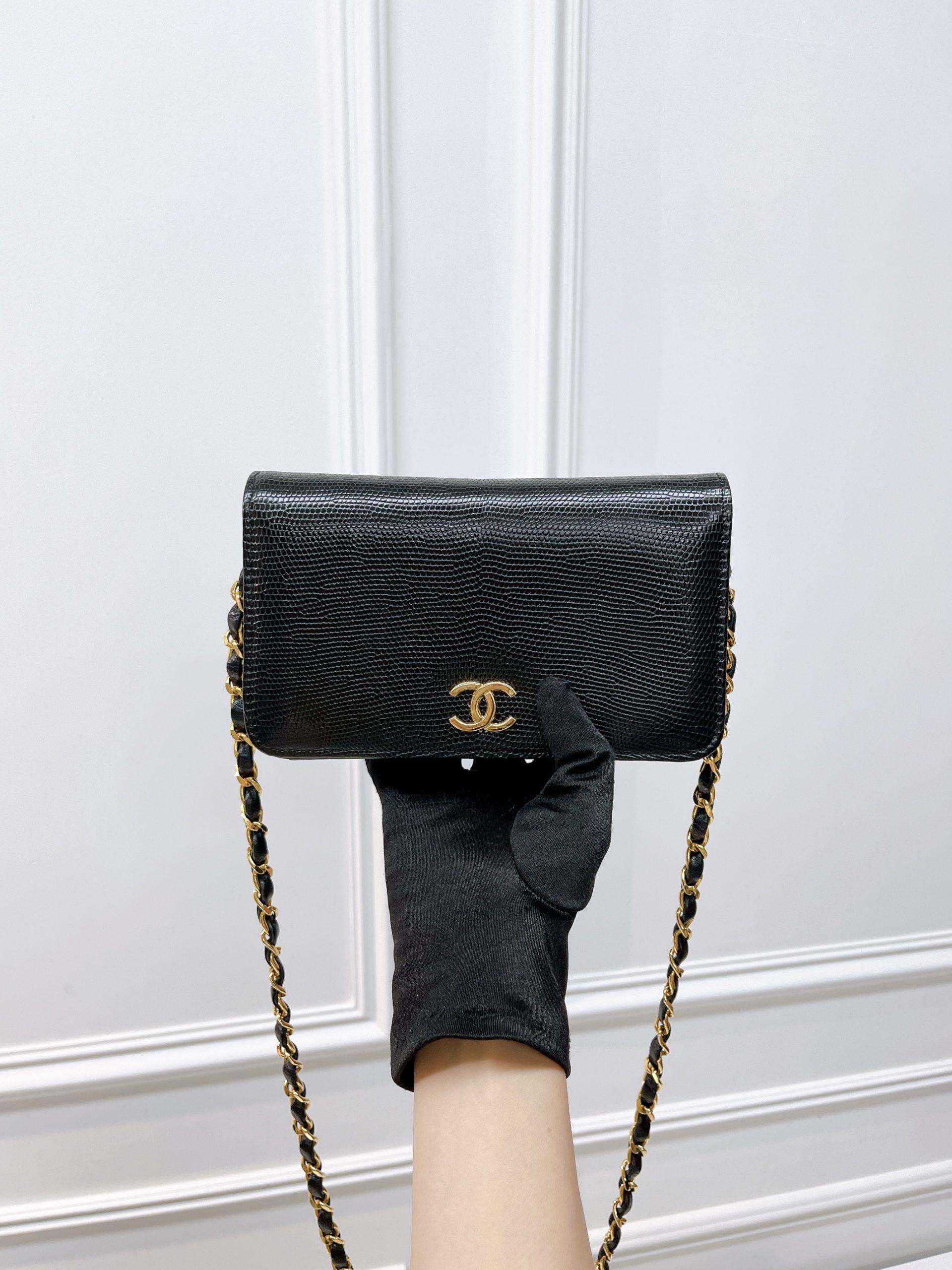 CHANEL VINTAGE WOC in Lizard Leather, BLACK/GOLD