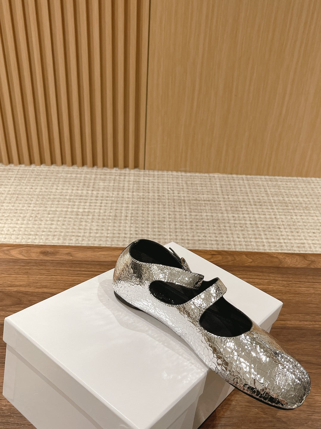 Maison Margiela Tabi Split-Toe Flats, Silver