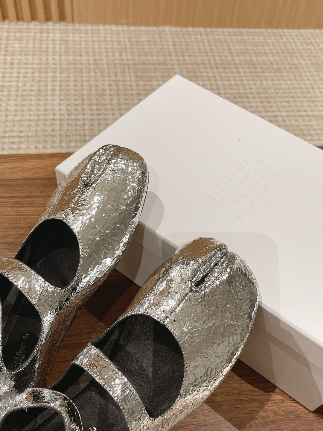 Maison Margiela Tabi Split-Toe Flats, Silver
