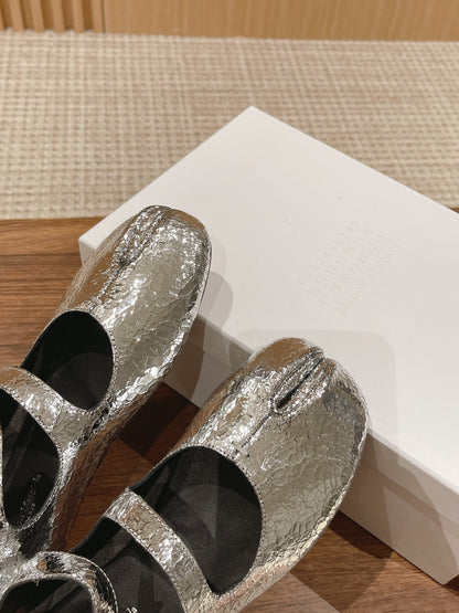 Maison Margiela Tabi Split-Toe Flats, Silver