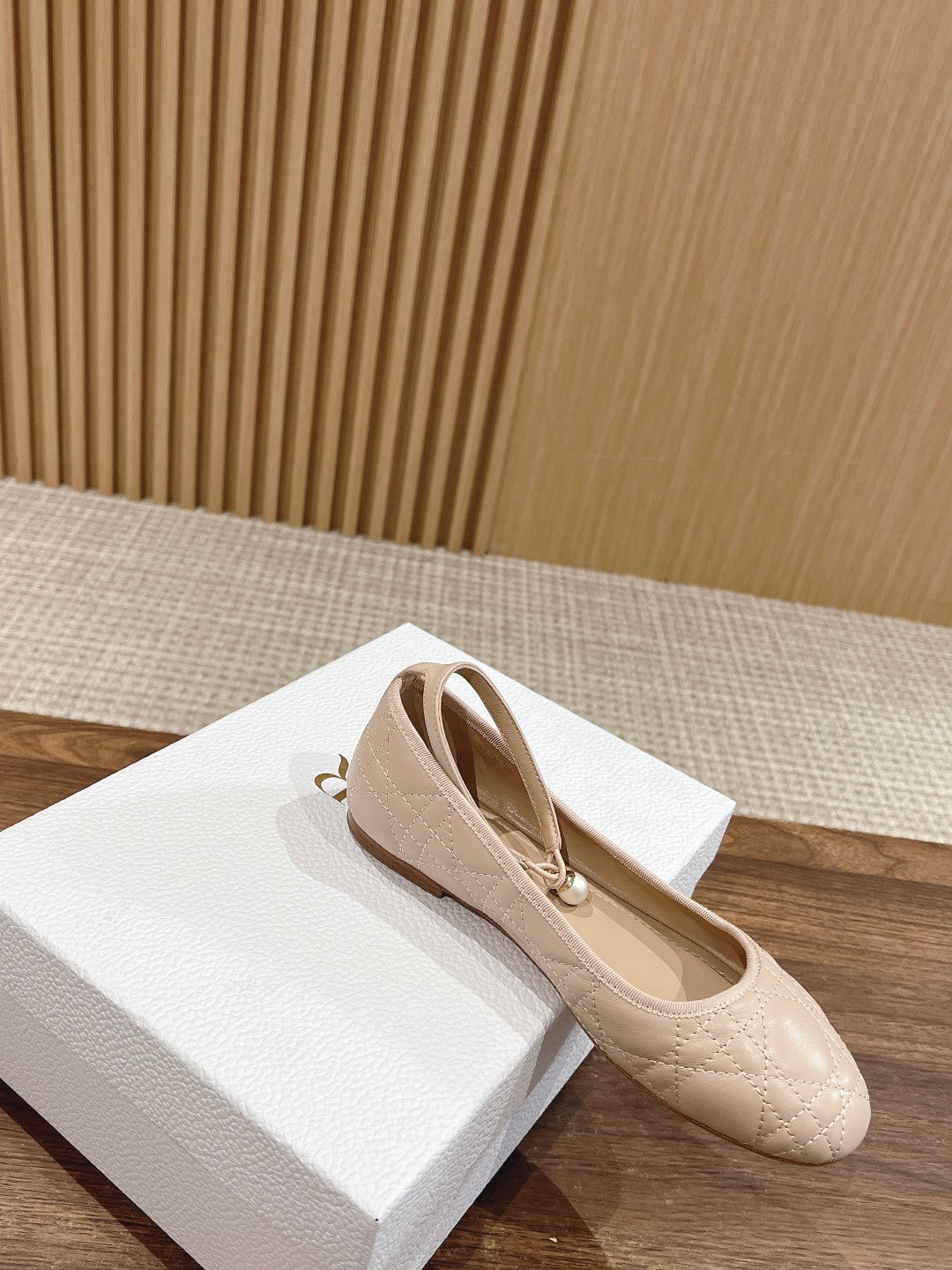 Dior Pearl Flats lambskin, Beige