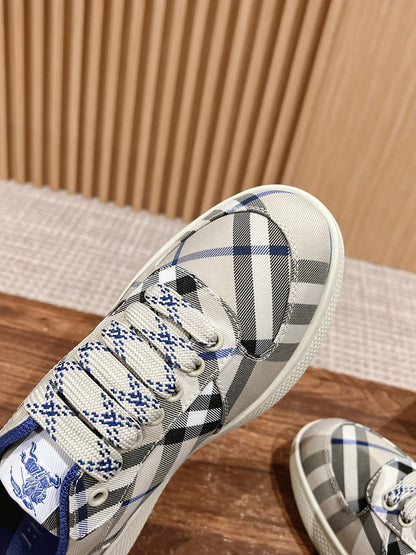 Burberry New Check-Print “Knight” Unisex Casual Sneakers, Grey
