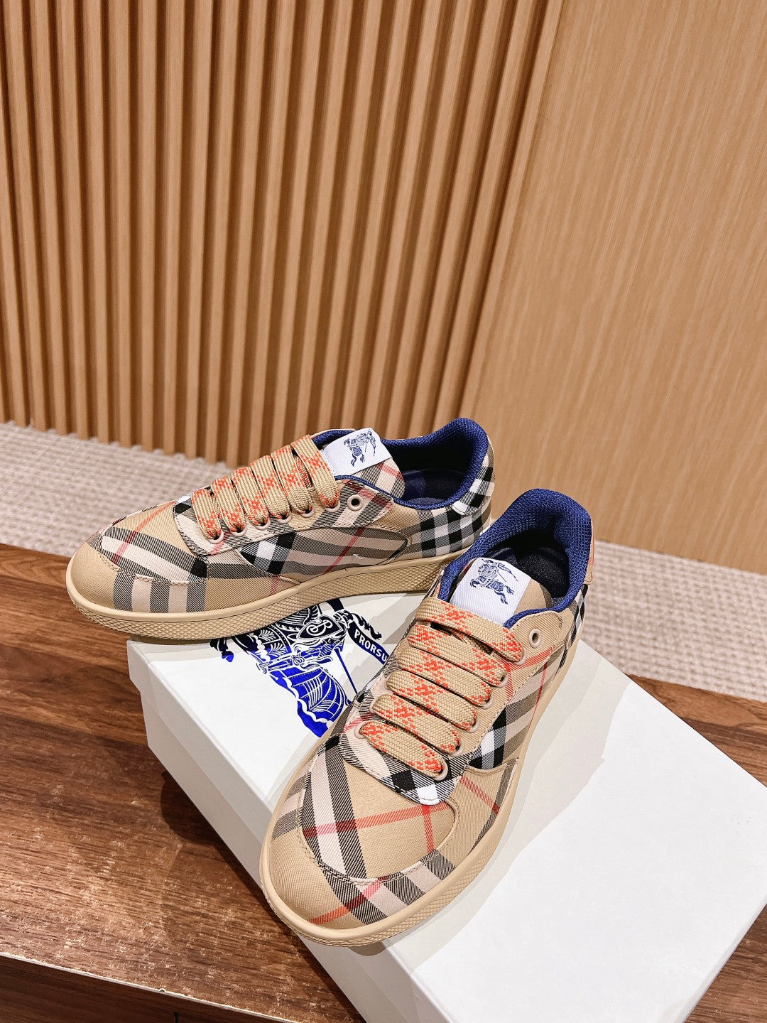 Burberry New Check-Print “Knight” Unisex Casual Sneakers