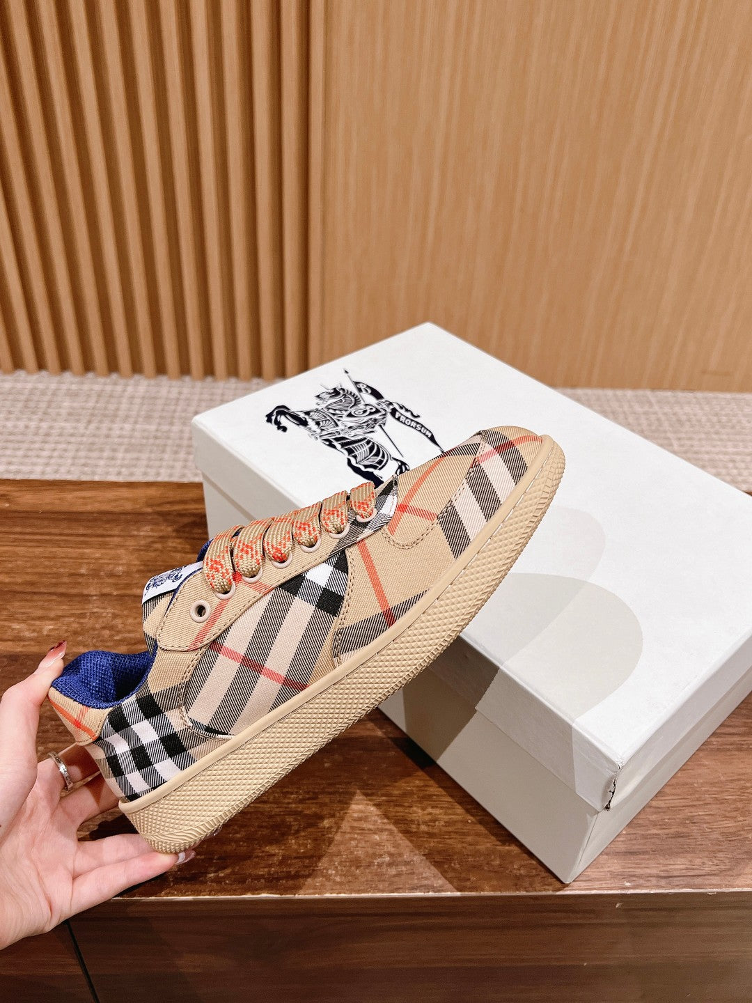 Burberry New Check-Print “Knight” Unisex Casual Sneakers