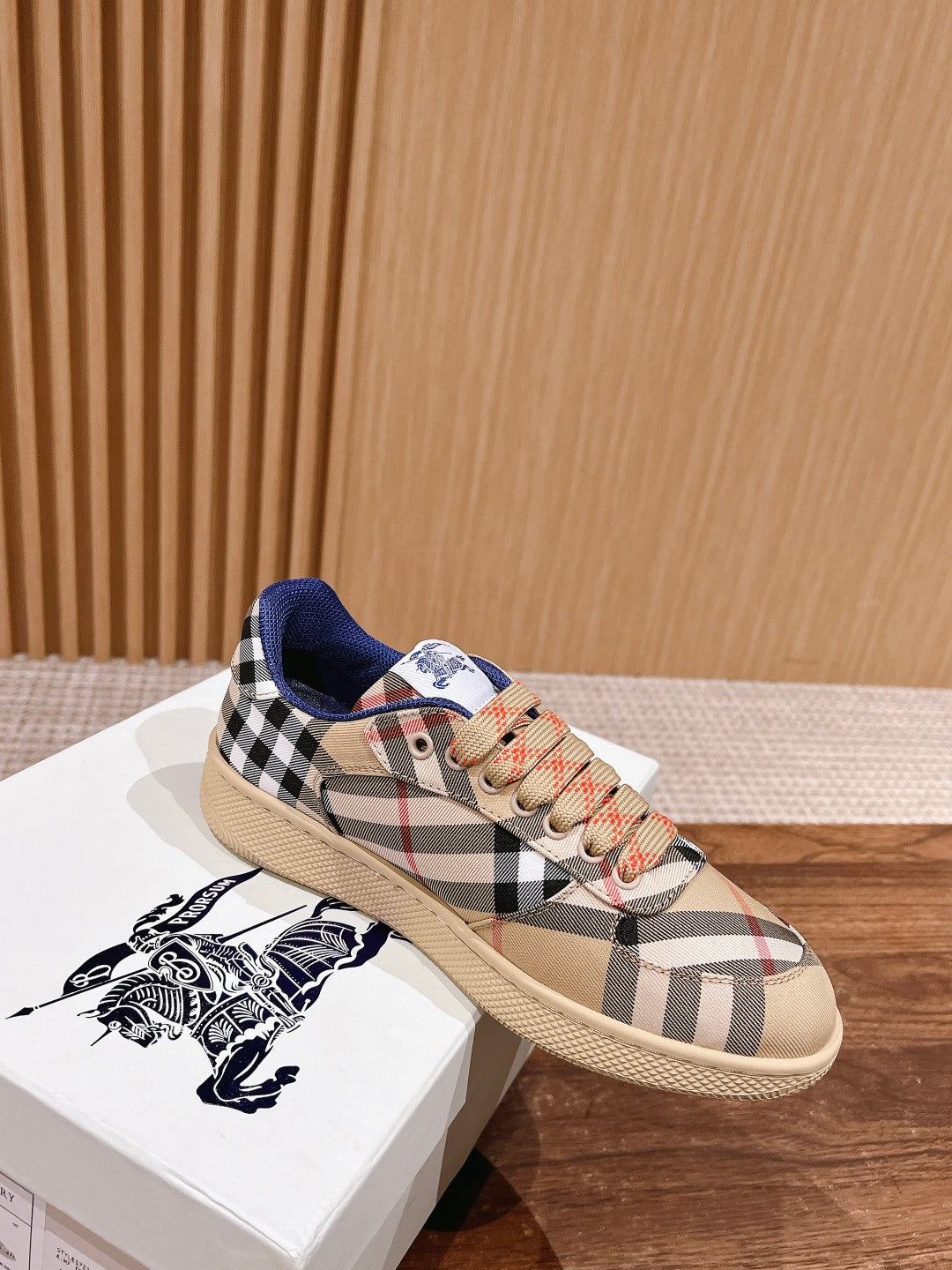 Burberry New Check-Print “Knight” Unisex Casual Sneakers
