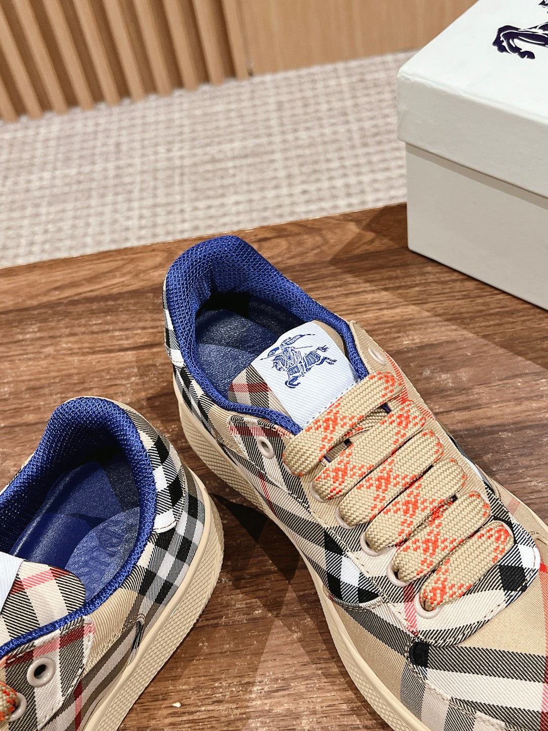 Burberry New Check-Print “Knight” Unisex Casual Sneakers