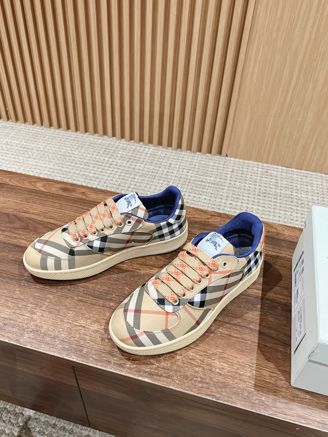 Burberry New Check-Print “Knight” Unisex Casual Sneakers
