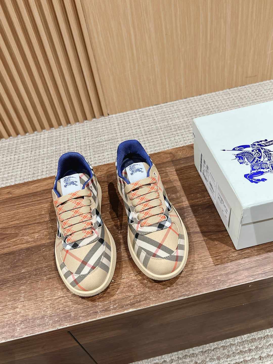 Burberry New Check-Print “Knight” Unisex Casual Sneakers