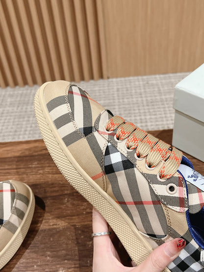 Burberry New Check-Print “Knight” Unisex Casual Sneakers